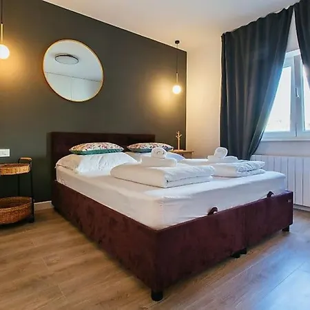 Modern With A Terrace Near Omis Apartment