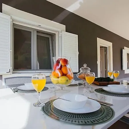 Modern With A Terrace Near Omis Apartment *