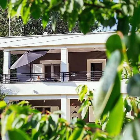 Apartment Modern With A Terrace Near Omis