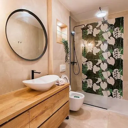 Modern With A Terrace Near Omis *