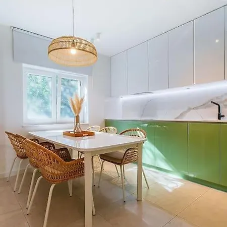 Modern With A Terrace Near Omis Kucice